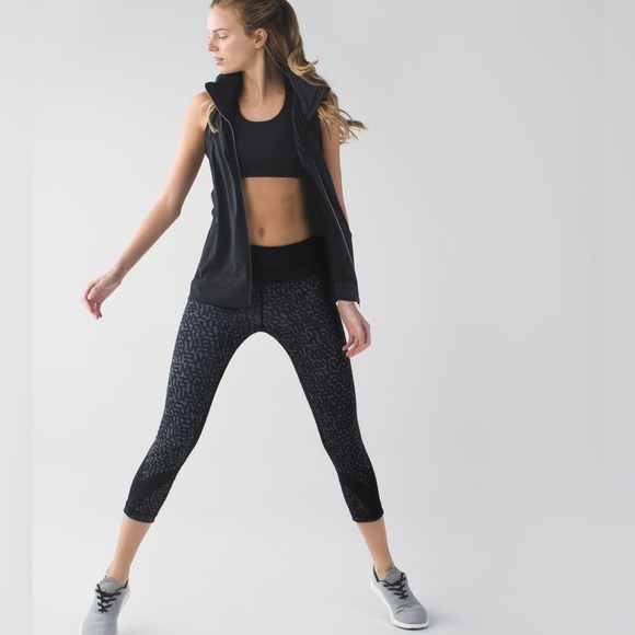 Lululemon Run Inspire Crop II Block-It Pocket
Heathered Net Pop Black size 4 - Picture 3 of 15
